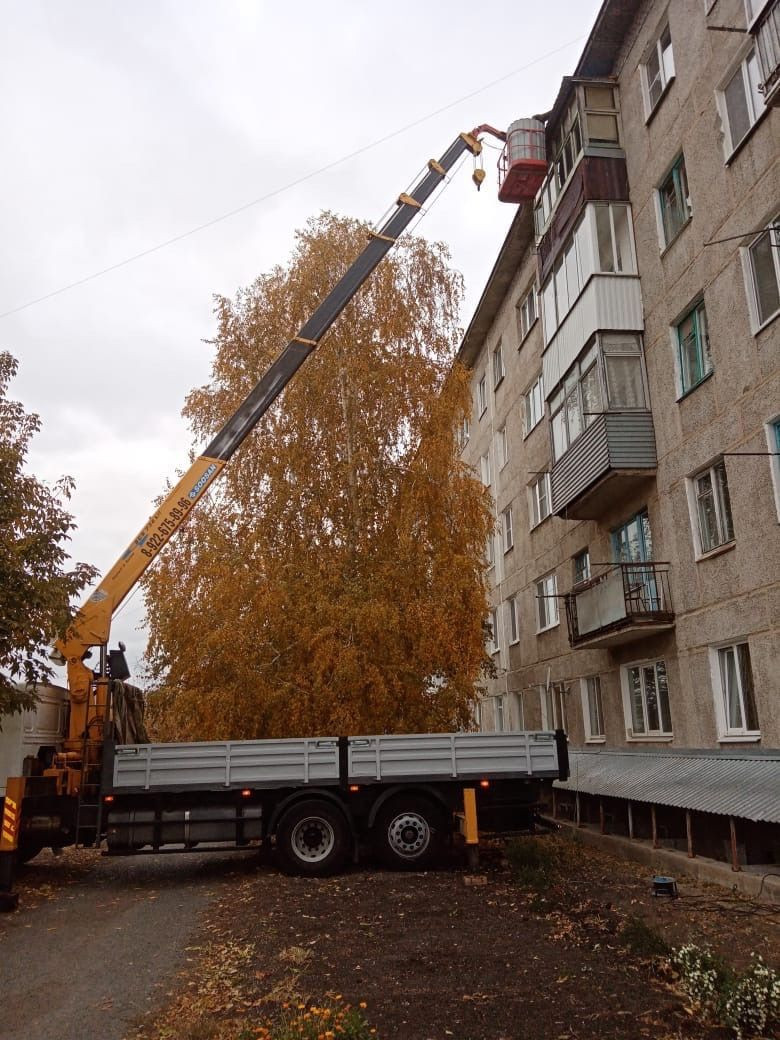 Разгрузка машины автокраном со стропальщиками в Ярославле недорого